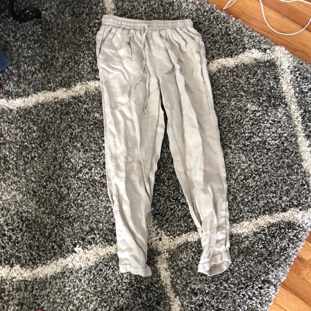 Tan Capri pants.